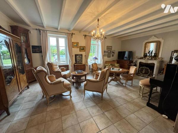 À vendre – Demeure de caractère à Cancale-Maison en pierres 4 chambres + dependances+studio+garage