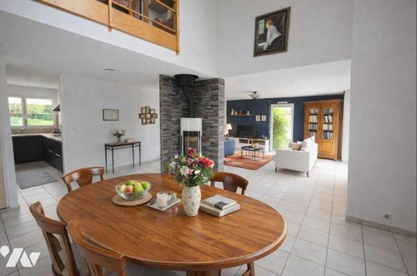 Maison à vendre à Theix‑Noyalo (56450) – 161 m² habitables, 4 chambres, terrain de 1 113 m², garage 