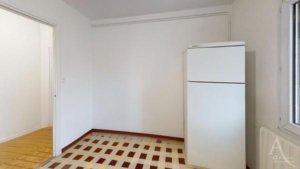 Appartement 4 pièces 70 m² Sur la commune de ECHIROLLES proche cours Jean Jaurès.