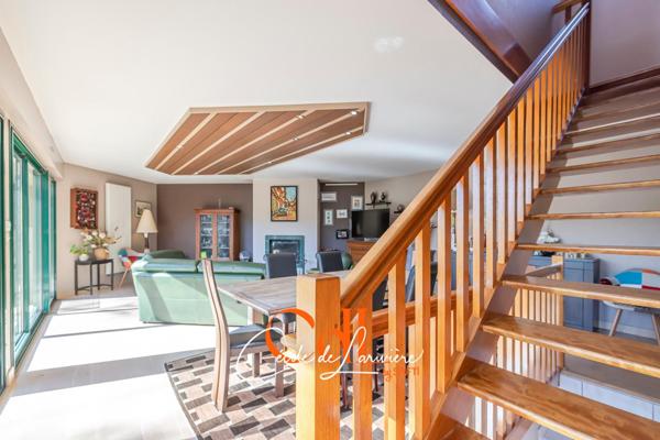 Belle maison d'architecte dans un cadre boisé à Landivisiau