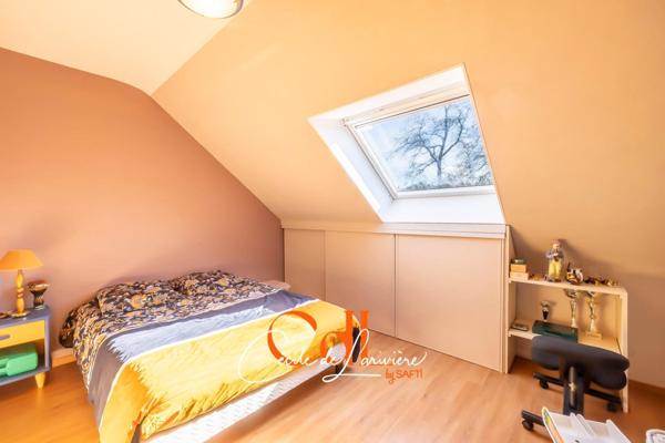 Belle maison d'architecte dans un cadre boisé à Landivisiau