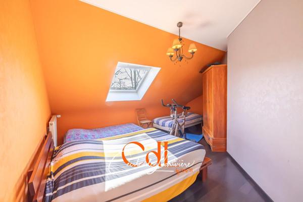 Belle maison d'architecte dans un cadre boisé à Landivisiau