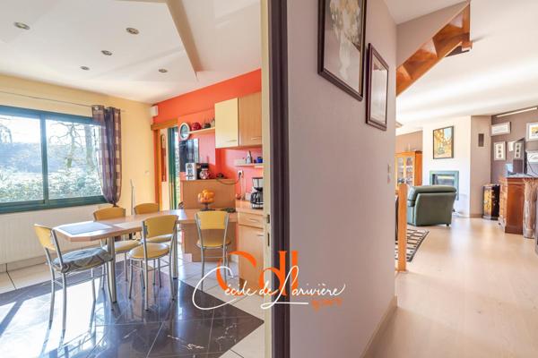 Belle maison d'architecte dans un cadre boisé à Landivisiau