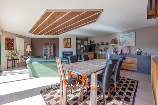 Belle maison d'architecte dans un cadre boisé à Landivisiau