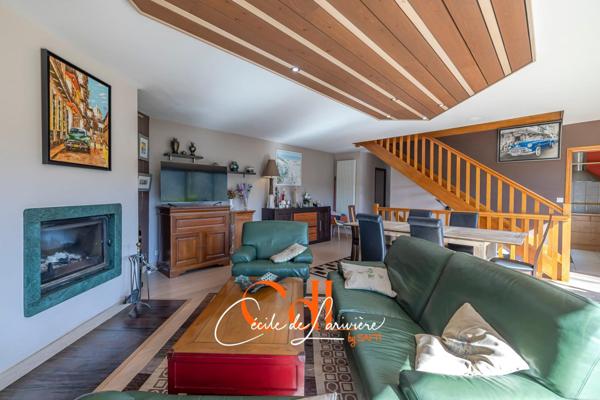 Belle maison d'architecte dans un cadre boisé à Landivisiau