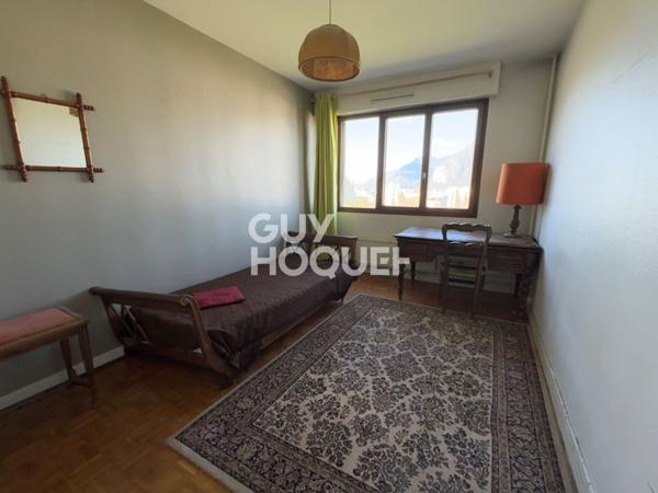 Appartement T5 de 108.59m² au 10ème étage