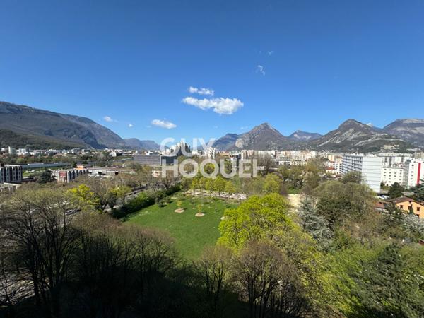 Appartement T5 de 108.59m² au 10ème étage