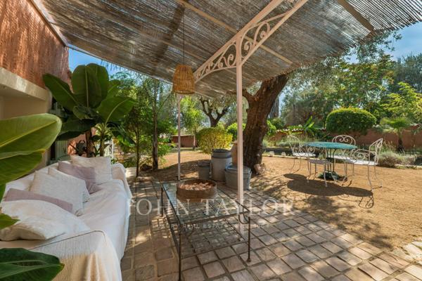 Bastide intemporelle du XVIIIe siècle avec jardin méditerranéen – Grasse, Saint-Jean