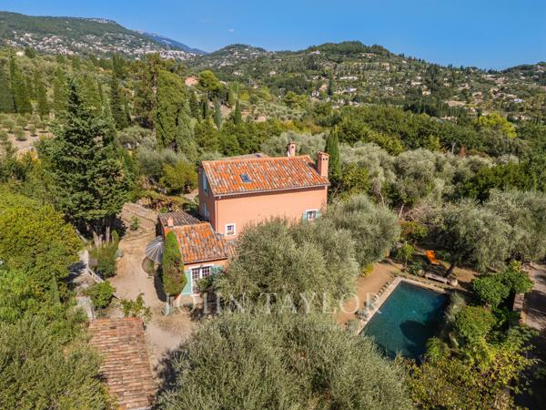 Bastide intemporelle du XVIIIe siècle avec jardin méditerranéen – Grasse, Saint-Jean