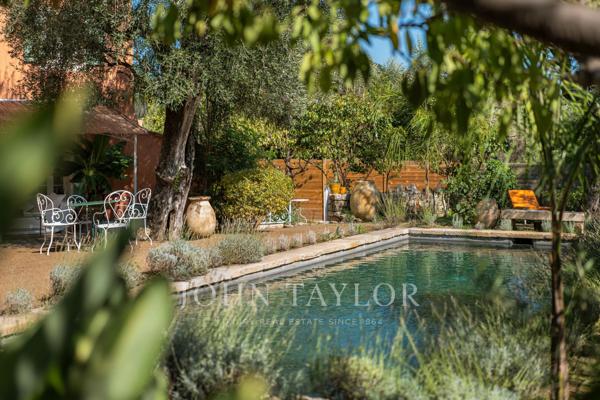 Bastide intemporelle du XVIIIe siècle avec jardin méditerranéen – Grasse, Saint-Jean