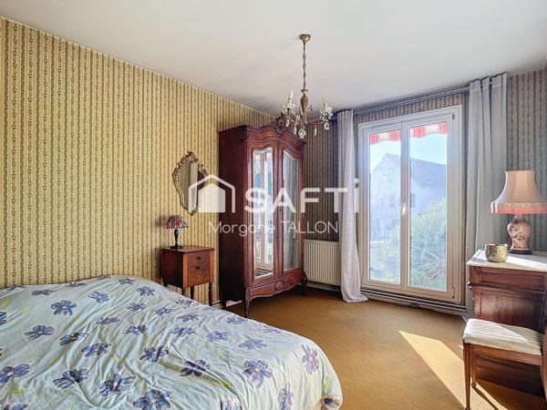 Beau pavillon avec potentiel