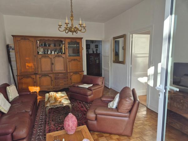 Maison en pierre sur sous-sol, jardin, 2 chambres, proximité transports et commerces