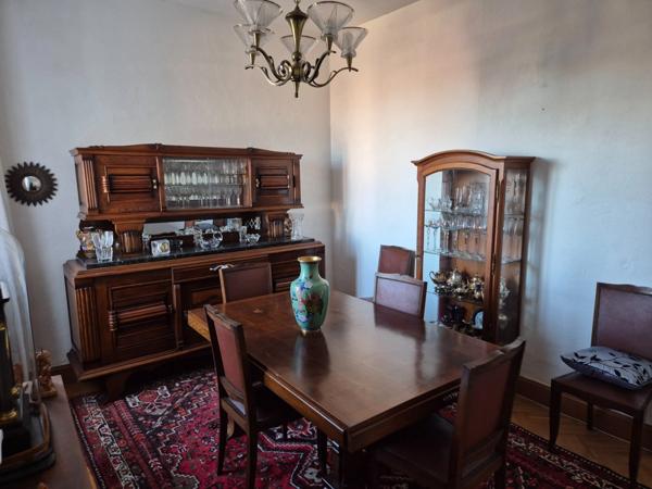 Maison en pierre sur sous-sol, jardin, 2 chambres, proximité transports et commerces