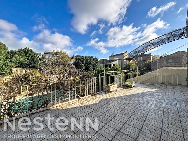 Maison de ville de 250 m² avec jardin, piscine et studio indépendant ? Salon-de-Provence, quartier très recherché