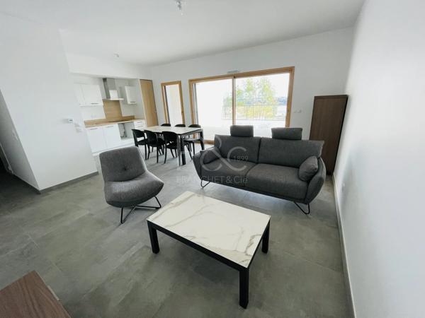 APPARTEMENT T3 A LOUER - ST CYR AU MONT D OR - 81.11 m 2 - 1 700 € charges comprises par mois