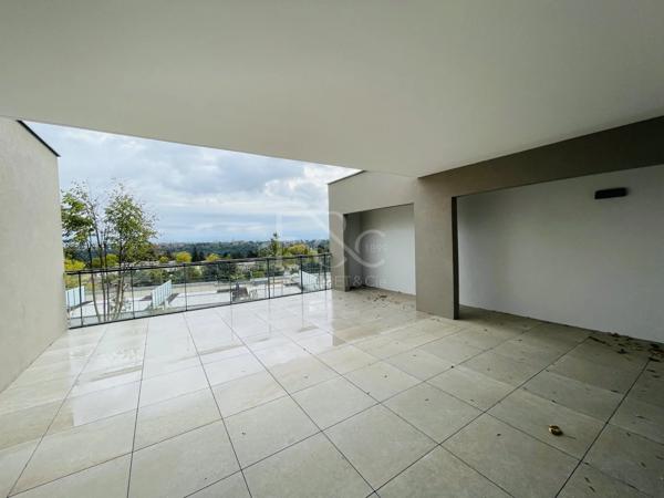 APPARTEMENT T3 A LOUER - ST CYR AU MONT D OR - 81.11 m 2 - 1 700 € charges comprises par mois