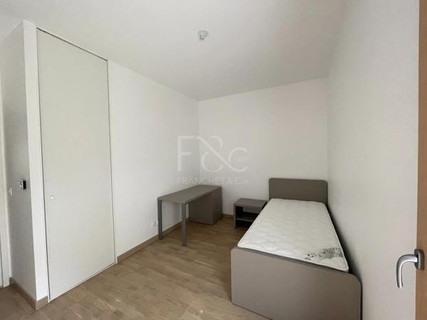 APPARTEMENT T3 A LOUER - ST CYR AU MONT D OR - 81.11 m 2 - 1 700 € charges comprises par mois