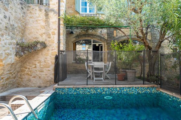 Au coeur de Lauris, une maison façonnée par les siècles