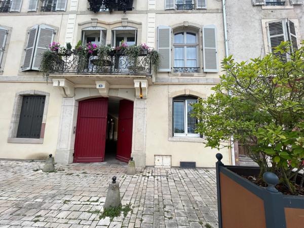GRAND APPARTEMENT AVEC TRES BELLE VUE!!!