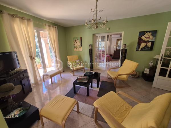 Maison de 201 m²