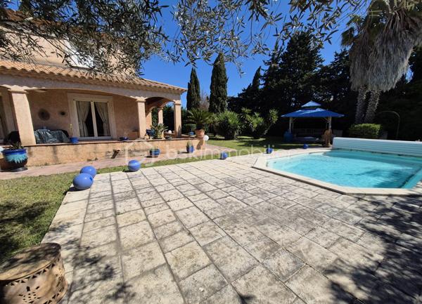 Maison de 201 m²