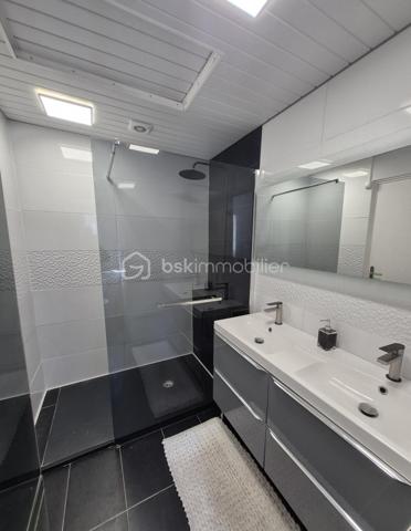 Maison de 201 m²