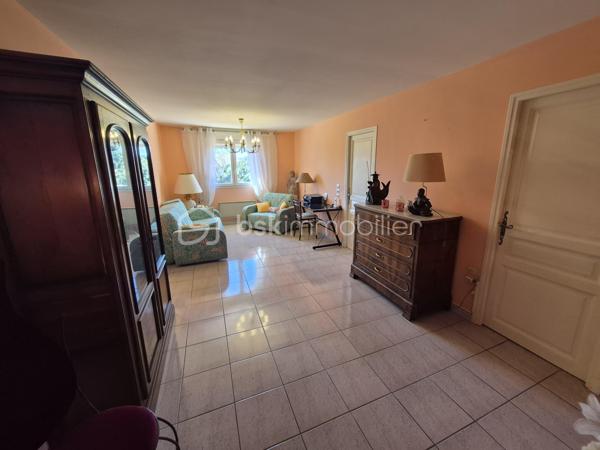 Maison de 201 m²