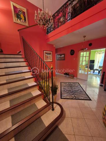Maison de 201 m²