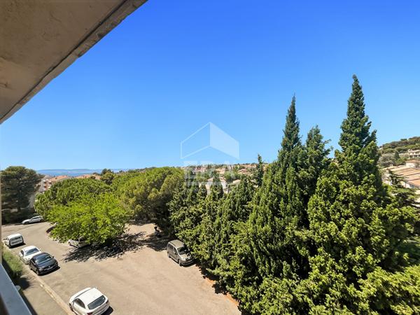 VITROLLES - Appartement  T3 T4 de 66m2  + 1 balcon et une cave