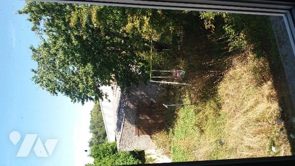 Maison proche Vitry-le-François, comprenant au RDC : entrée, séjour, cuisine,WC
au 1er étage : 4 chb