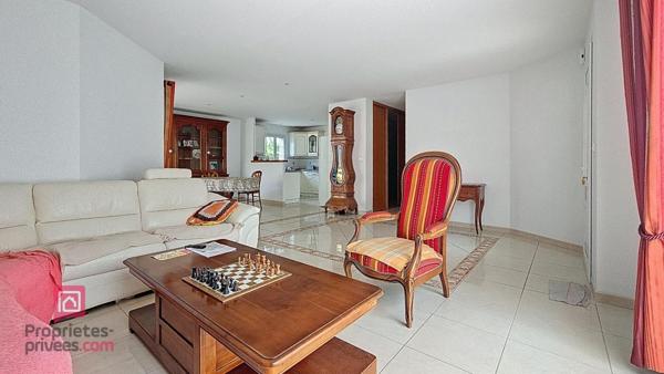 Maison indépendante de 112 m² sur terrain de 407 m² avec grand garage et studio indépendant de 20 m²