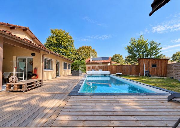 Maison familiale 5 chambres avec piscine à Saint-Pierre-du-Mont !