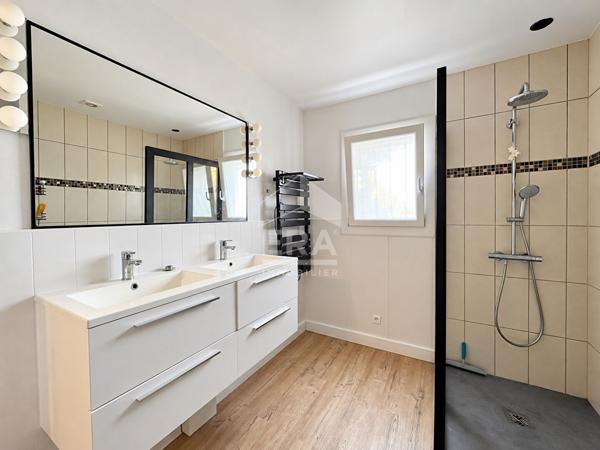 Maison familiale 5 chambres avec piscine à Saint-Pierre-du-Mont !