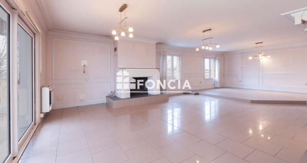 À vendre Appartement 6 pièces 197.78 m² - Mont-de-marsan 40000