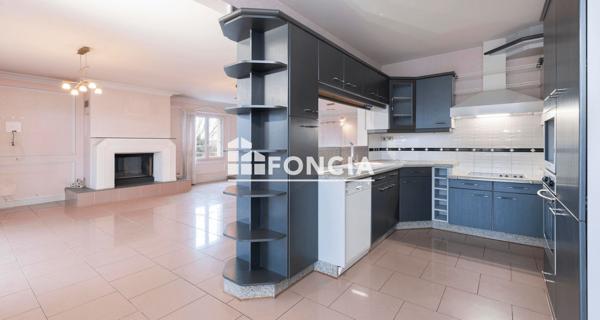 À vendre Appartement 6 pièces 197.78 m² - Mont-de-marsan 40000