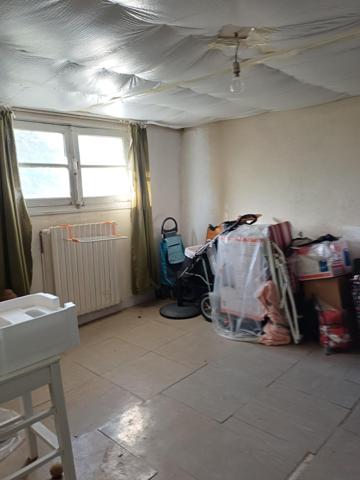 Commerces, gare. Garage