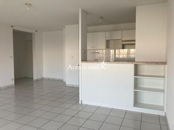 POITIERS - T3 avec balcon et parking , Poitiers