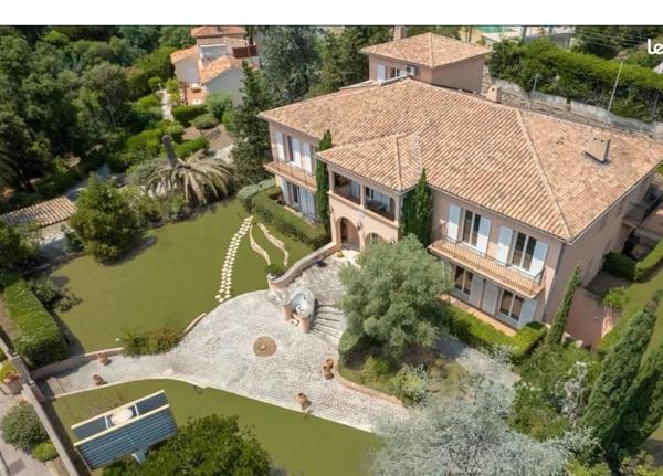 LES ISSAMBRES BASTIDE PROVENCALE T12