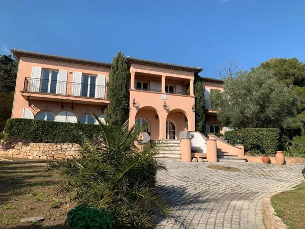 LES ISSAMBRES BASTIDE PROVENCALE T12