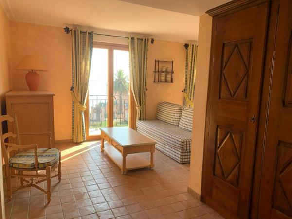 LES ISSAMBRES BASTIDE PROVENCALE T12