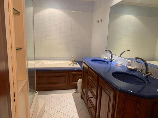 LES ISSAMBRES BASTIDE PROVENCALE T12