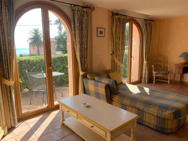 LES ISSAMBRES BASTIDE PROVENCALE T12
