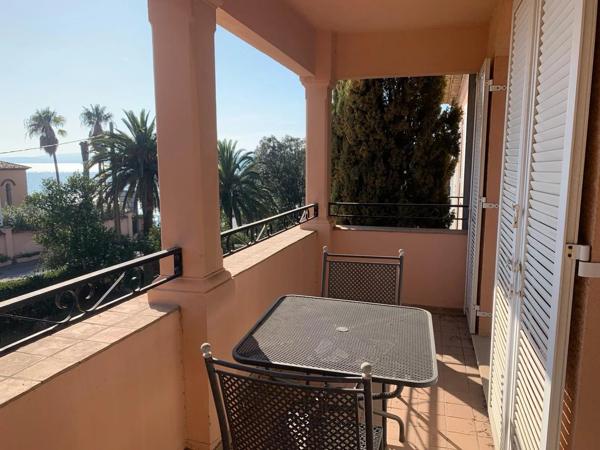 LES ISSAMBRES BASTIDE PROVENCALE T12