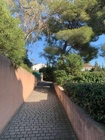 LES ISSAMBRES BASTIDE PROVENCALE T12