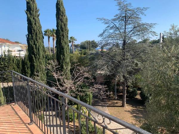 LES ISSAMBRES BASTIDE PROVENCALE T12