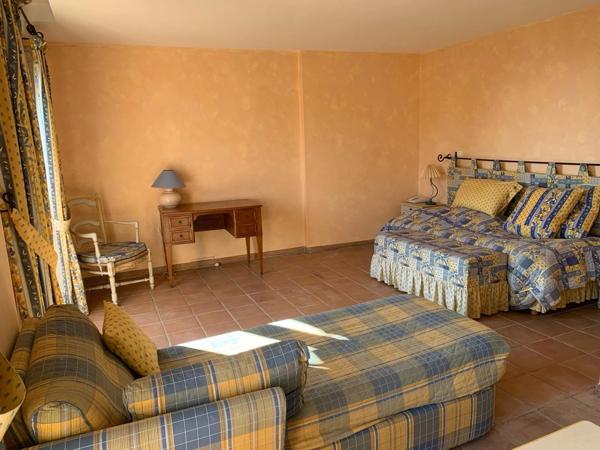 LES ISSAMBRES BASTIDE PROVENCALE T12
