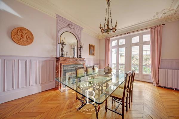Versailles, Maison 8 Chambres -  319 m² à vendre