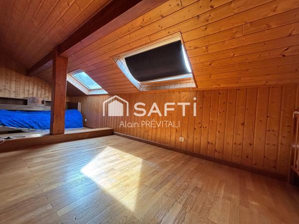 Opportunité rare maison implantée sur un terrain de 2 400 m² constructible
