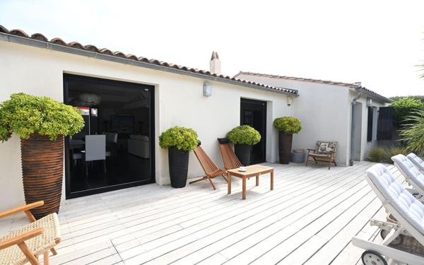 Maison à vendre    5 pièces •  Saint-Clément-des-Baleines