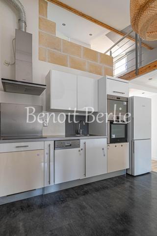 À deux pas de la place Péberland – Immeuble de charme avec patio et T2 indépendant